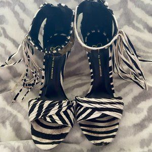 June Ambrose zebra print fringe sandal sz 7.5